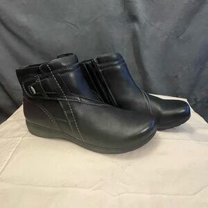Clarks Black Ankle Booties NWT Size 12W
